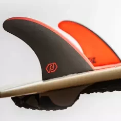 Gony Zubizarreta Feather Fins Red Core Click Tab 2