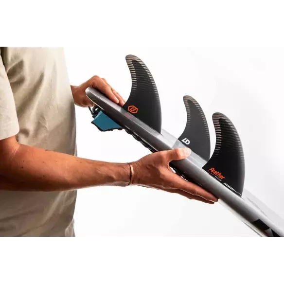 Luis Diaz  Feather Fins Click Tab