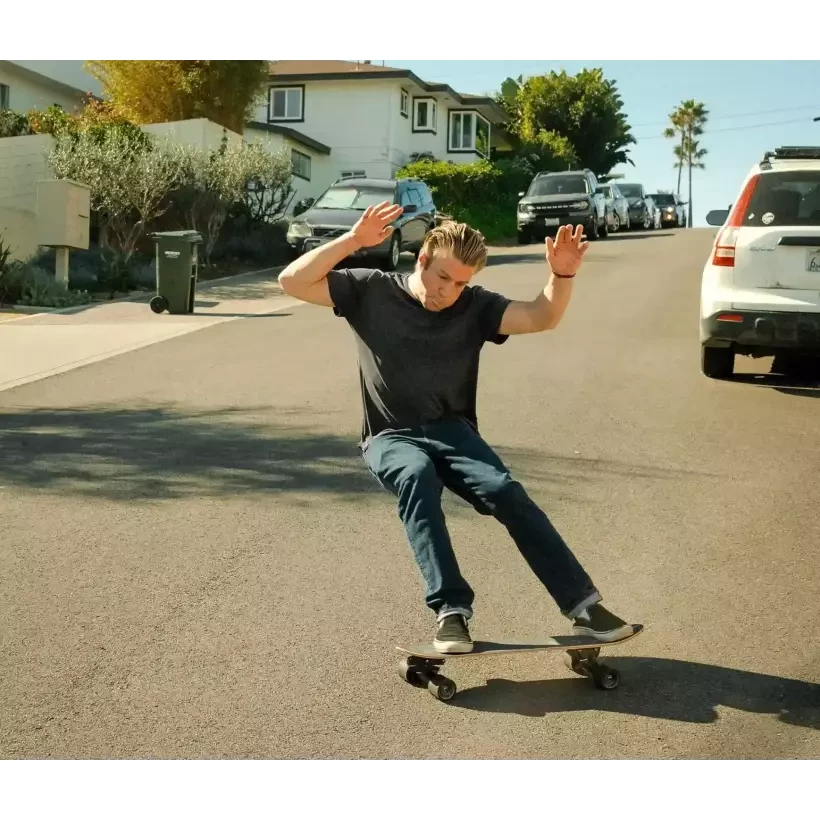 Prancha de surfskate Carver Black Label 32,5'' C7