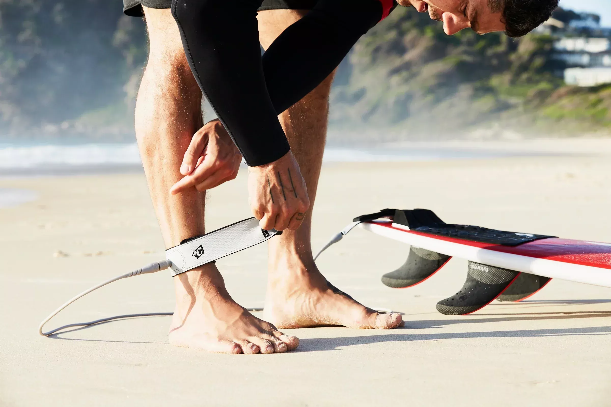 Accesorios tabla de surf: leash, quillas, funda y más