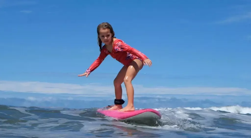 Tabla de surf para niños principiantes: guía de iniciación