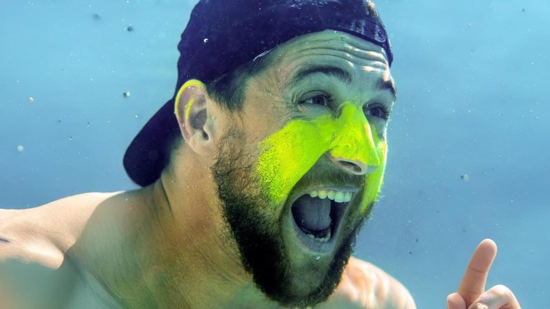Cosa mettono in faccia i surfisti: crema solare e zinco