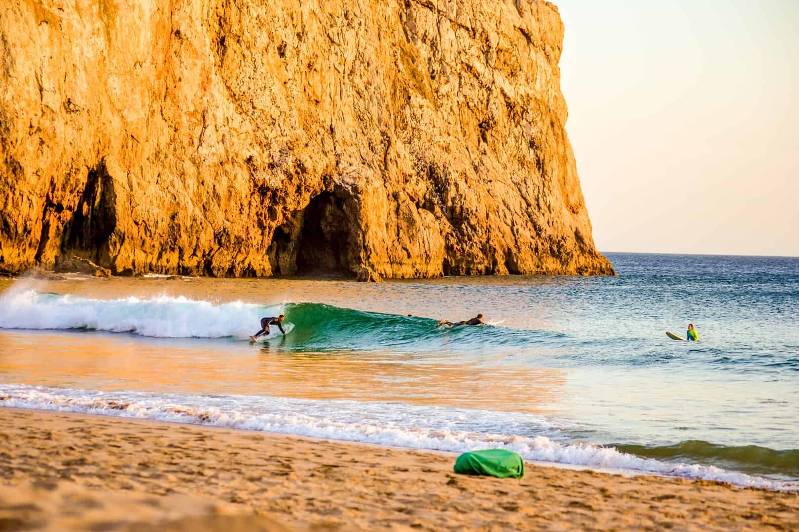 Andare a surfare in Portogallo: spot e stagioni