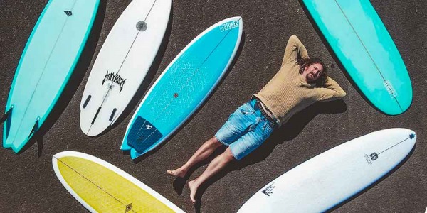 Hoe de maten van je surfboard kiezen